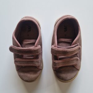 ZARA  sneakers  25 ca 15 cm insida