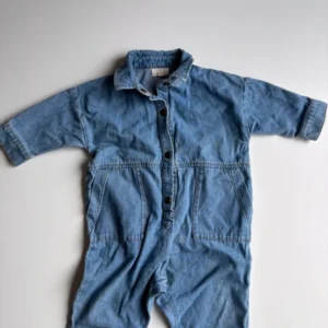 THE SIMPLE FOLK The denim boiler suit 9-12 mån