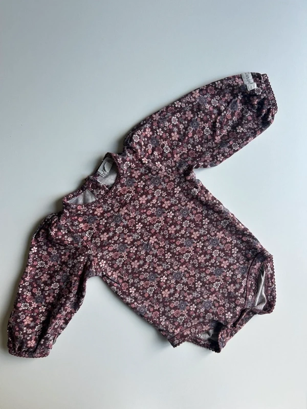 NEWBIE blommig body 68