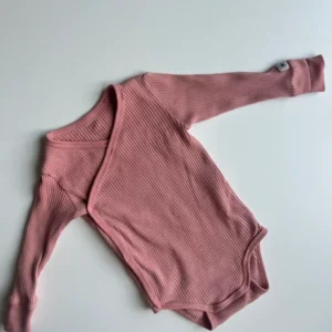 LINDEX ribbad omlottbody 68
