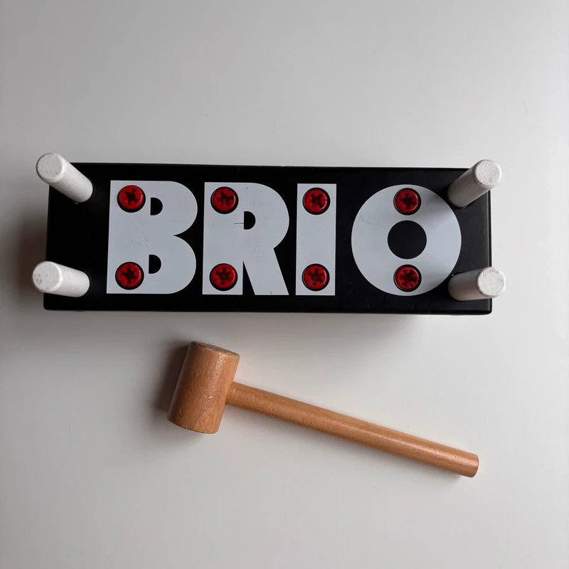 BRIO bankbräda med hammare träleksak